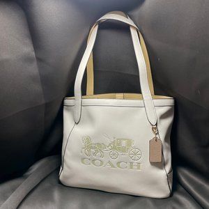 X- Large Tote Horse/Carriage Vanilla Cream- PRICE DROPPED NOW WITHOUT DUST COVER